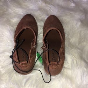 Memory foam brown booties